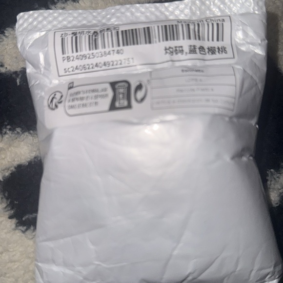 🍒🍒Cherry Keychain Purse Charm Stylish Red Glitter Double Cherries NWT - Picture 7 of 8